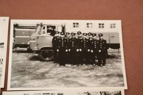 vier alte Fotos - Feuerwehr ? Männer in Uniform  Raum Grimma - 70-80er Jahre