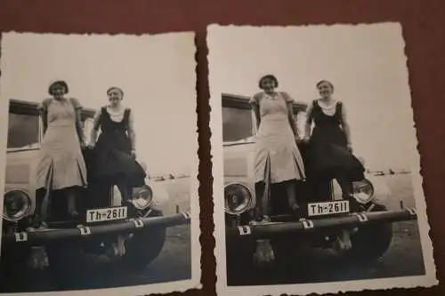 vier alte Fotos - Mann und zwei hübsche Frauen posieren mit Oldtimer Bus Jena ?