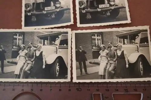 vier alte Fotos - Mann und zwei hübsche Frauen posieren mit Oldtimer Bus Jena ?