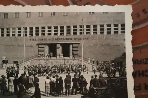 tolles altes Foto - München 1934 - Musikkapelle vor der Bibliothek des deutschen