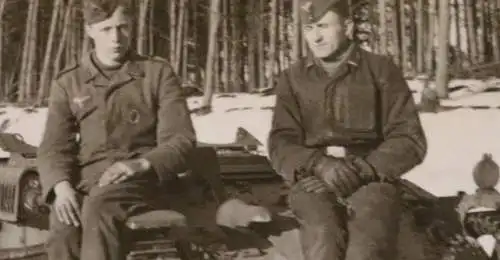 fünf tolle alte Fotos Soldaten Luftwaffe mit Panzerschlepper UE -  Königsberg 