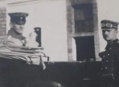 tolles altes Foto  - Fahrdienst Soldat in Ledermontur - Oberlt. Hansen Rücksitz