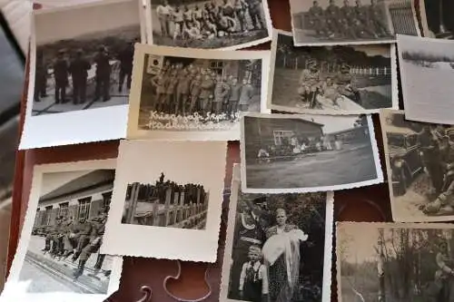 62 alte Fotos  Soldaten, Portraits Gruppen, Orte + ein Repro 