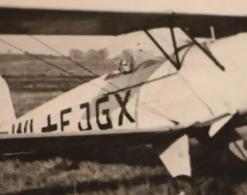 tolles altes Foto - Flugzeug Bücker Bü 131 Jungmann Kennung WL-FJGX