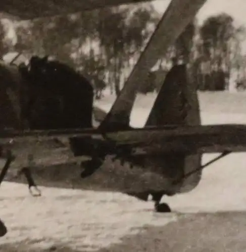 tolles altes Foto - Henschel HS 123 auf Flugplatz 