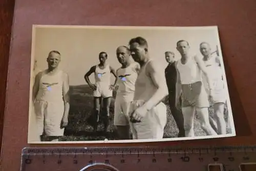 altes Foto - Soldaten der Luftwaffe im Sportdress