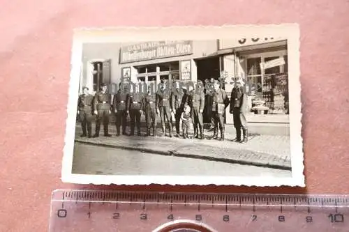 tolles altes Foto - Gruppe Soldaten Gasthaus zur Rose - Aschaffenburger Aktienbi