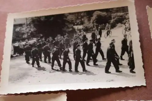 fünf alte Fotos - Festmarsch - Feuerwehr ?? KVP ??? DDR - Benneckenstein (Harz)