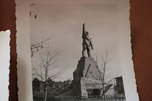 10 alte  Fotos eines Soldaten - Ukraine Bakhmut ??? und Umgebung ?