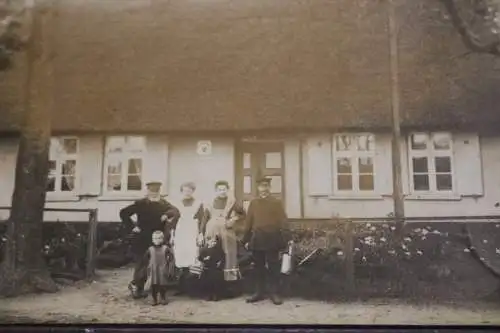 altes Foto - Personen vor dem Haus - Kattowitz ?? Kaiserliche Postagentur 1916