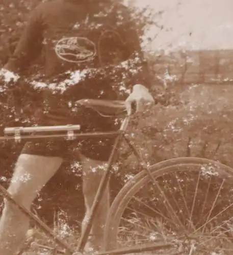 tolles altes Foto - junger Mann mit seinem Rennrad - Fahrrad - 1910-20 ?