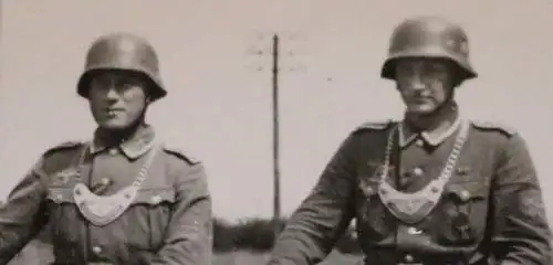 tolles altes Foto - zwei Feldjäger mit Fahrrad Frankreich 1943