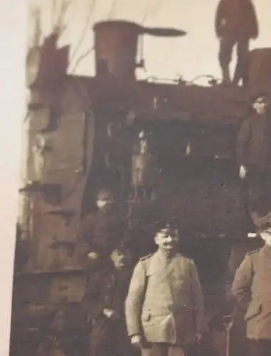altes Foto Personal und Dampflokomotive - 1 Weltkrieg ??  