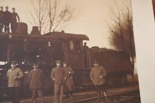 altes Foto Personal und Dampflokomotive - 1 Weltkrieg ??  