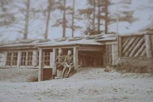 altes Foto - Soldaten mit Unterstand in ????  1917 rückseitig beschrieben