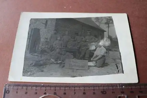 altes Foto - Gruppenfoto - Soldaten mit Schild  Villa Maulwurfsbau - Ort ?