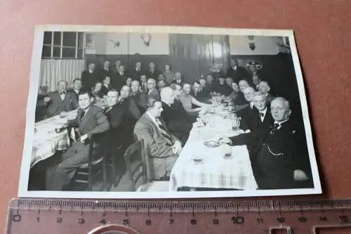 tolles altes Gruppenfoto -Abschiedsfeier Rathjen 1938 - Personen - Ort ? Namen