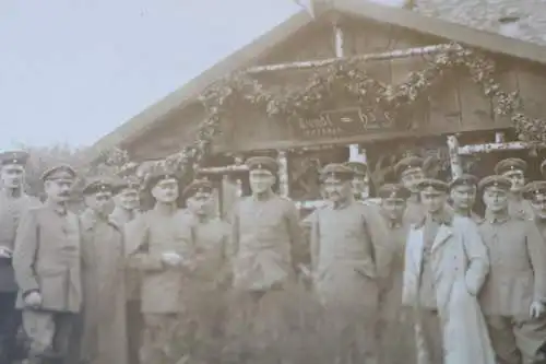 altes Foto -  Gruppenfoto Soldaten vor Wendl  Halle - Offiziere Res.FeldArt. 14