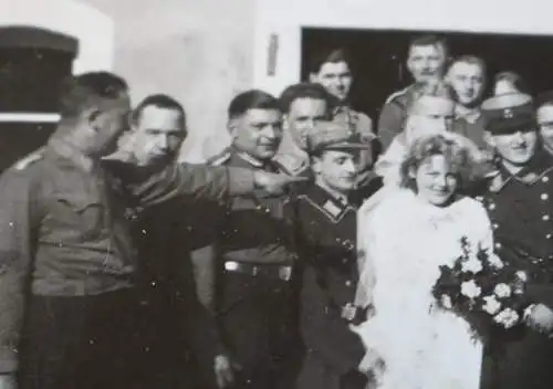 altes Foto - Hochzeitsgesellschaft - Soldaten mit Dolch 