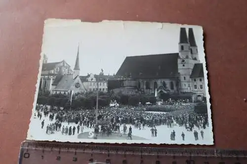 tolles altes Foto - Alt-Oetting, Kapellenplatz, Gottesdienst mit Soldaten - 20-3