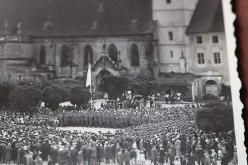 tolles altes Foto - Alt-Oetting, Kapellenplatz, Gottesdienst mit Soldaten - 20-3