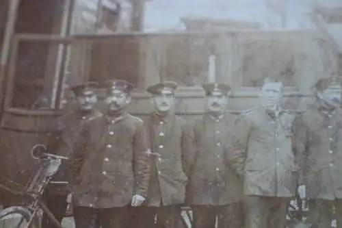 altes Foto - Polizei ??? Polizisten ? Gefangenentransporter mit Pferde ??