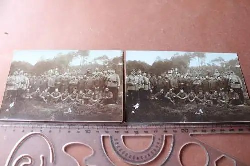 zwei alte Fotos Gruppenfoto deutsche und französische Soldaten - frz. Gefangene 
