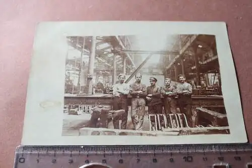 altes Foto - Gruppe Jungs , Lehrlinge ??? Maschinenschlosser ?? 1910-20 ?