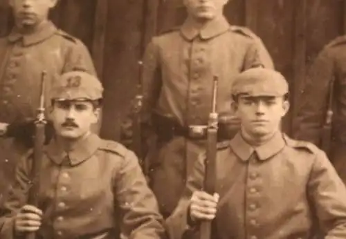 tolles altes Foto - Gruppe Soldaten 13 Inf.Regt. ?  Ulm - Pickelhauben