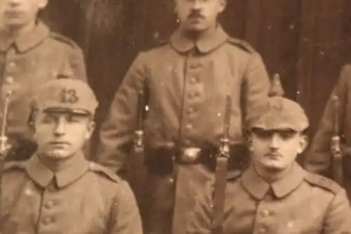 tolles altes Foto - Gruppe Soldaten 13 Inf.Regt. ?  Ulm - Pickelhauben