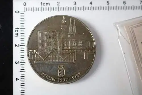 tolle alte Medaille 750 Jahre Berlin Hauptstadt der DDR 1237- 1987