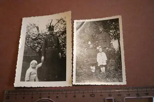 zwei tolle alte Fotos Soldat mit seinem Kind, Kindern 