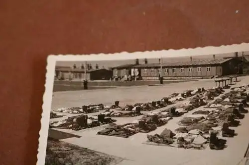 altes Foto - Kaserne - fertig für die Einkleidung 