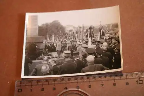 altes Foto - Kranzniederlegung IR. 70 Denkmal in Saarbrücken