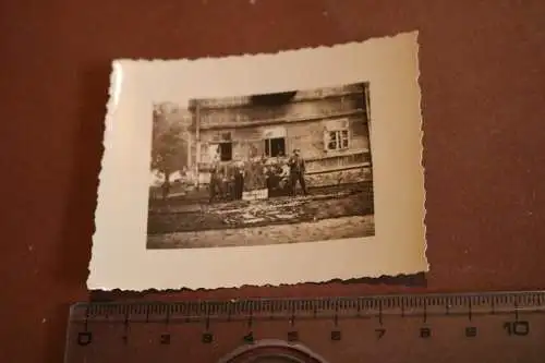 altes Foto - Soldaten bewachen unenthülltes Denkmal - Ort ??