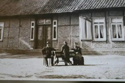 tolles altes Foto - Familie vor ihrem Haus - Raum Hannover - 1910-30 ???