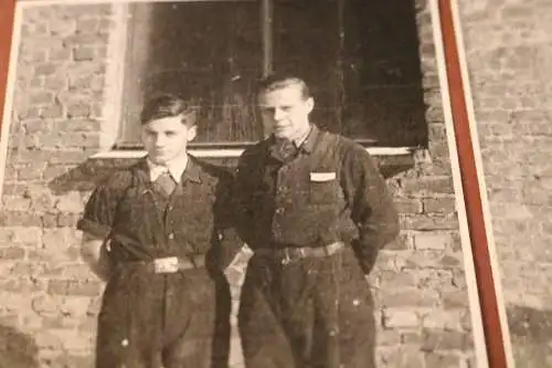 zwei alte Fotos zwei junge Männer Kriegsgefangene ???? 