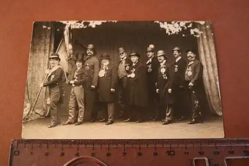 tolles altes Foto Gruppe Männer  Gesangsverein  in Kostümen - 1920-30 ??