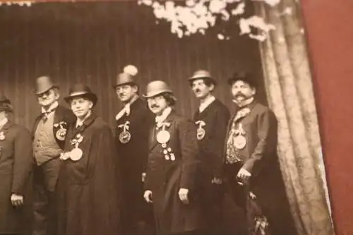 tolles altes Foto Gruppe Männer  Gesangsverein  in Kostümen - 1920-30 ??