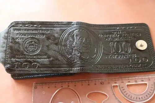 tolle Brieftasche - als 100 Dollar Banknote - Kunstleder ?? unbenutzt