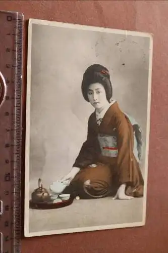 Tolle alte Karte - Chinesin bei Tee-Zereomie  Tsingtau  Kolonie Briefmarke 1914