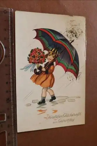 tolle alte Geburtstagskarte- Mädchen mit Regenschirm und Blumen - 1920