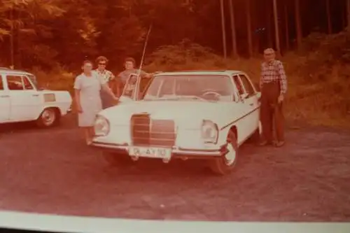 tolles altes Farbfoto - Mercedes 200 ??? 1973