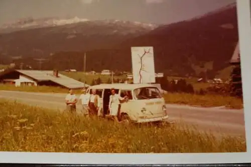 tolles altes Farbfoto -  VW Bulli T2   60-70er Jahre 