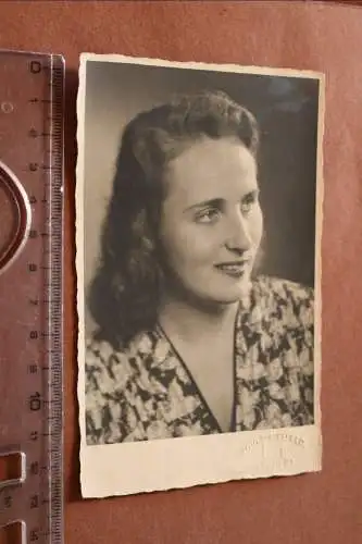 Tolles altes Foto - Portrait einer hübschen Frau - Velbert 1947