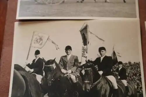 zehn alte Fotos Reittunier, Springreiten, Kutschen, usw.  50-60er Jahre ? Ort ??