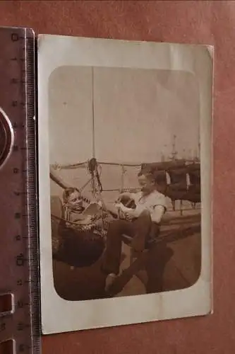 tolles altes Foto - Zwei junge Männer - Matrosen ??? An Bord 1917 