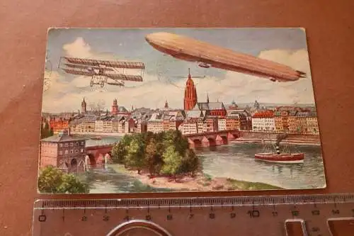 tolle alte Karte  Zeppelin und Doppeldecker über Frankfurt am Main 1915