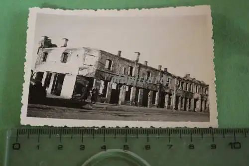 interessantes altes Foto - zerstörtes Gebäude - Schilder - Cholmstr. - Soldaten 