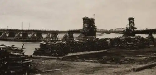 interessantes altes Foto - zerstörte Brücken - Ort ??